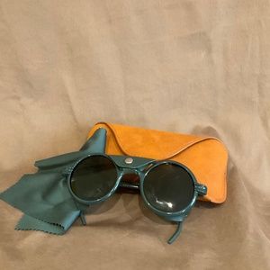 Mountaineering sunglasses